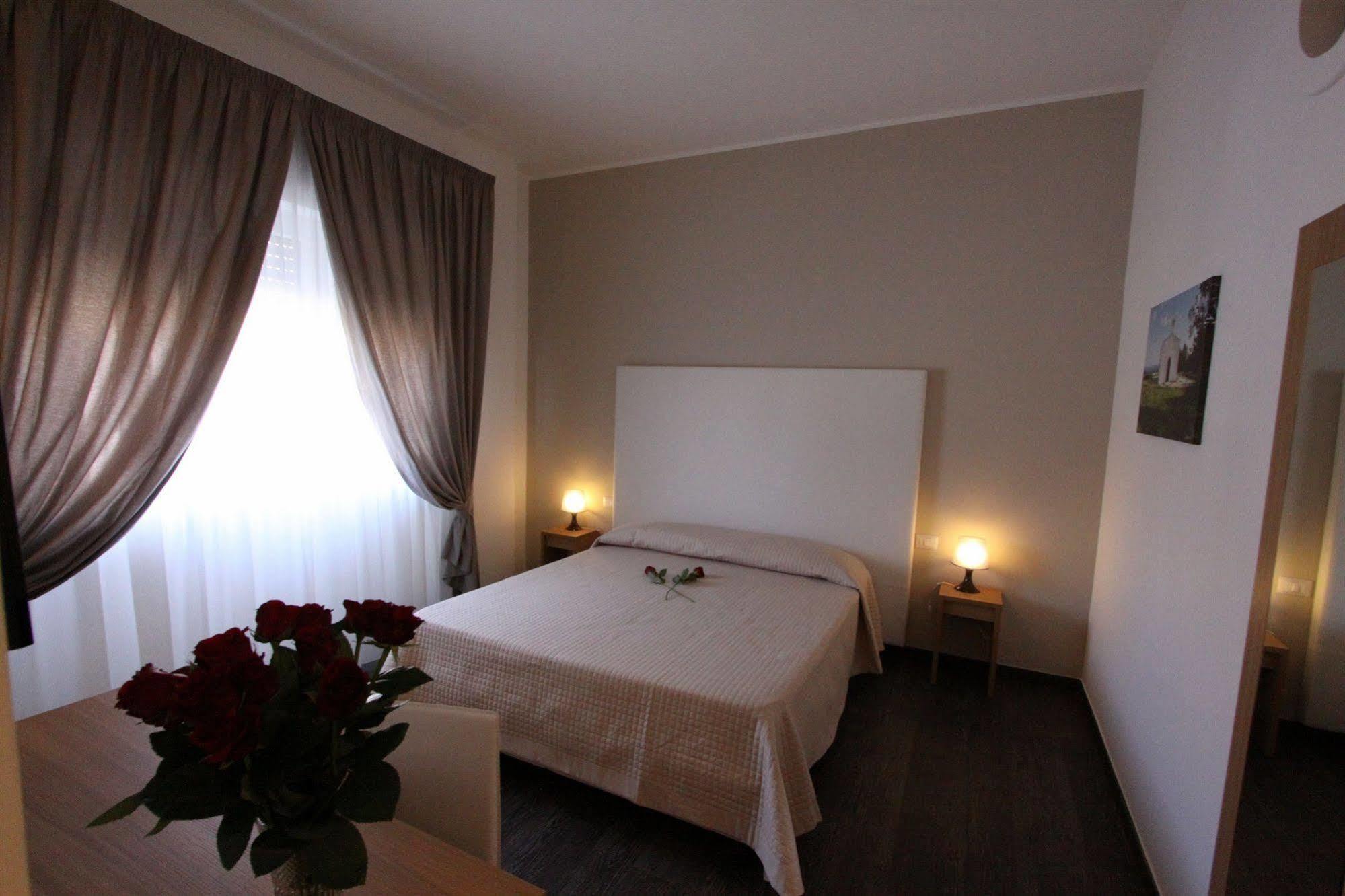 B&B Al Picchio Монополи Екстериор снимка