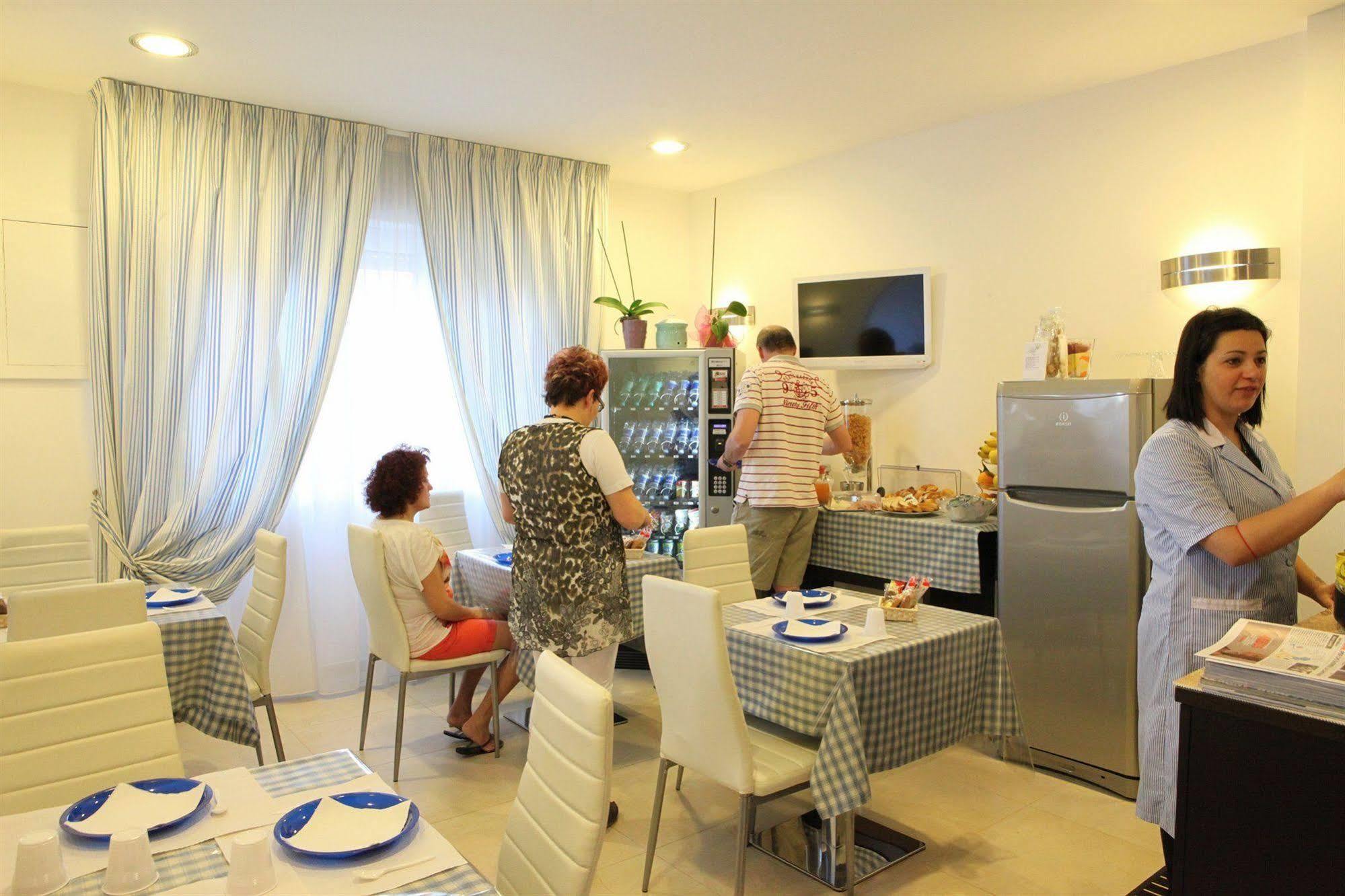 B&B Al Picchio Монополи Екстериор снимка